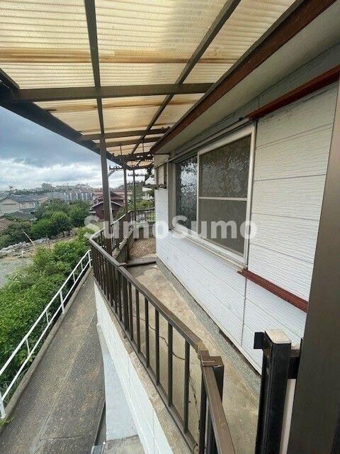 物件内観写真11　(開放的で明るい空間を演出してくれるバルコニーです)