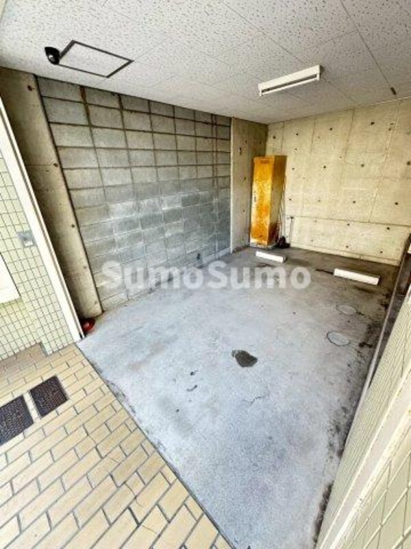 駐車場(駐車場があるので、車を買う予定の方も安心です)