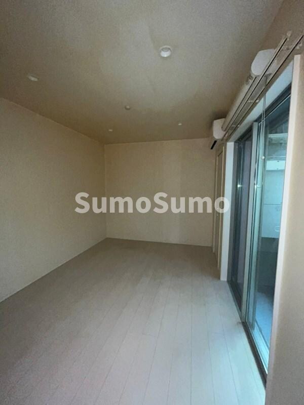 物件内観写真3　(ゆったりとした居間です)