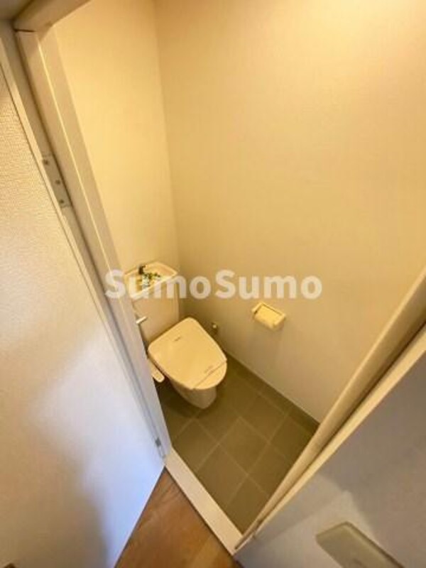 トイレ(コンパクトで使いやすいトイレです)