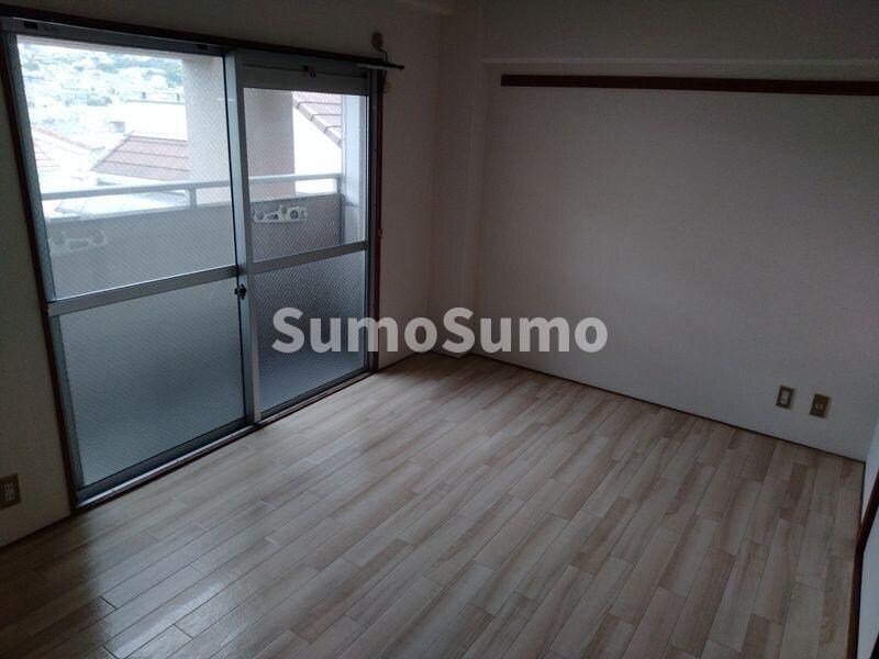 物件内観写真7　(使い勝手のいい寝室です)