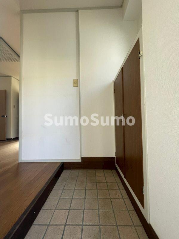 物件内観写真2　(玄関です)