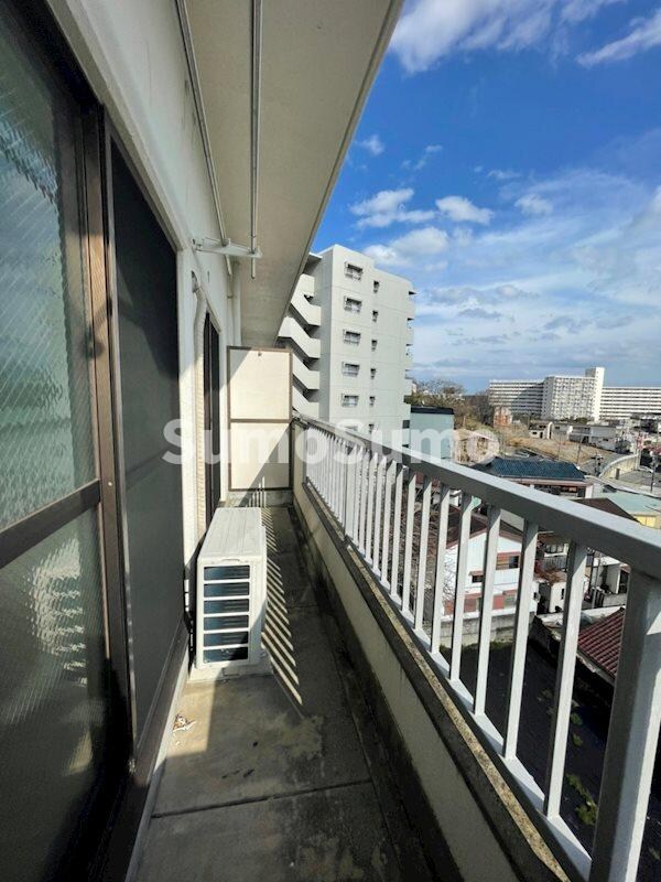 物件内観写真7　(バルコニーからの眺めを楽しみながら食事をしませんか)