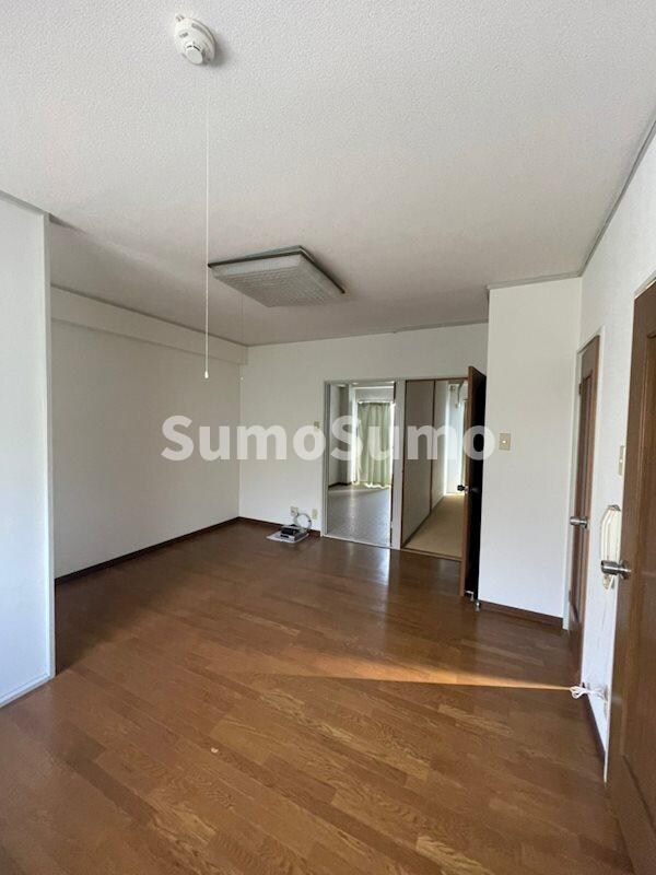 物件内観写真16　(ゆったり過ごせる居間です)