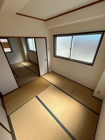 物件内観写真15　(柔らかい畳が心地よい和室)