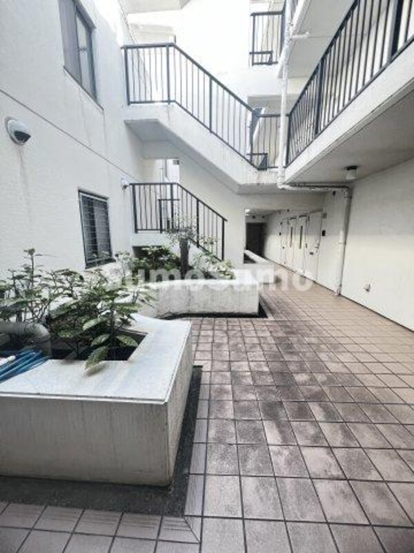 ロビー・ラウンジ(ゆとりのあるロビーです)