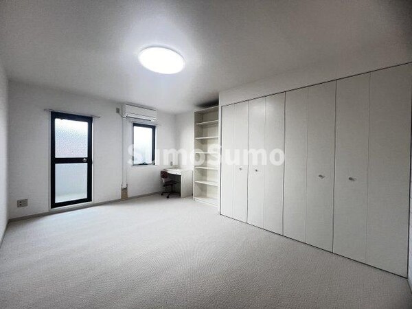 洋室(明るい洋室です)