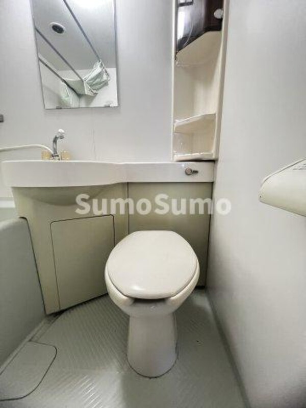 トイレ(落ち着いた色調のトイレです)