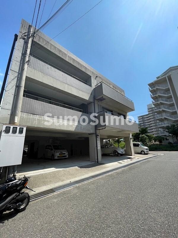 物件外観写真1　(おしゃれな外観です)