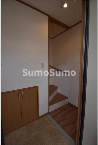 物件内観写真4　(きれいな玄関です)