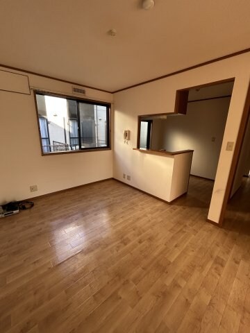 物件内観写真7　(使いやすい居間です)