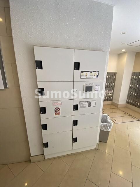 物件外観写真2　(便利な宅配ボックス完備♪)