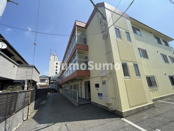 外観(落ち着いた雰囲気の外観です)