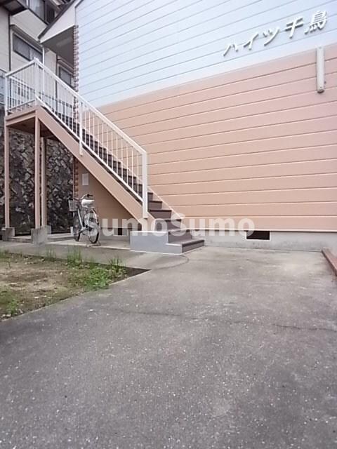 物件外観写真2　(外観もきれいです)