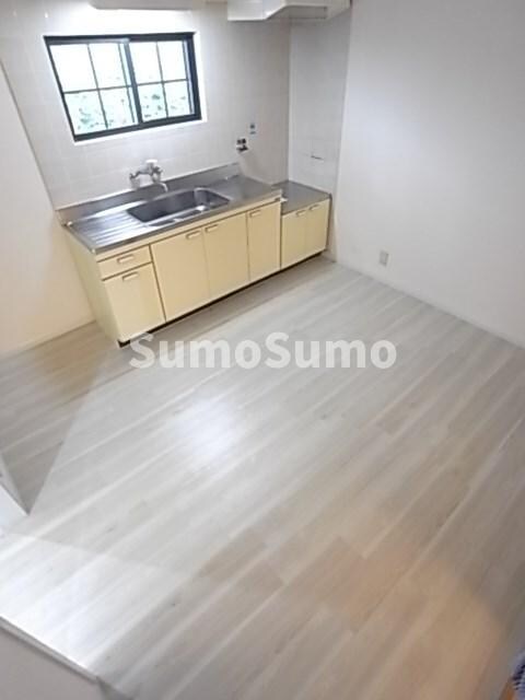 物件内観写真4　(居間です)