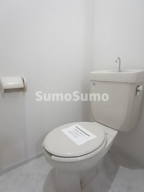 物件内観写真8　(シンプルで使いやすいトイレです)