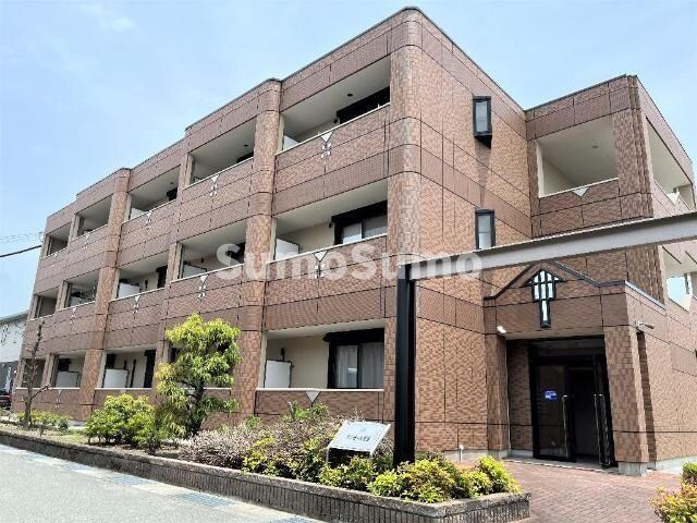 物件外観写真2　(建物の内部です)