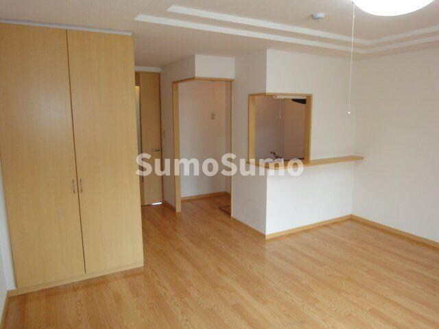 物件内観写真4　(リビングです)