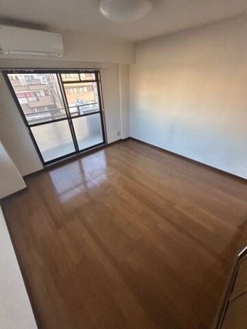 物件内観写真23　(ゆったりとしたリビングです)