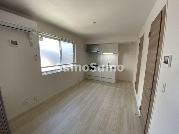 居室(使いやすいリビングです)