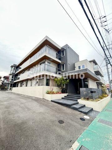 物件外観写真1　(おしゃれな外観です)