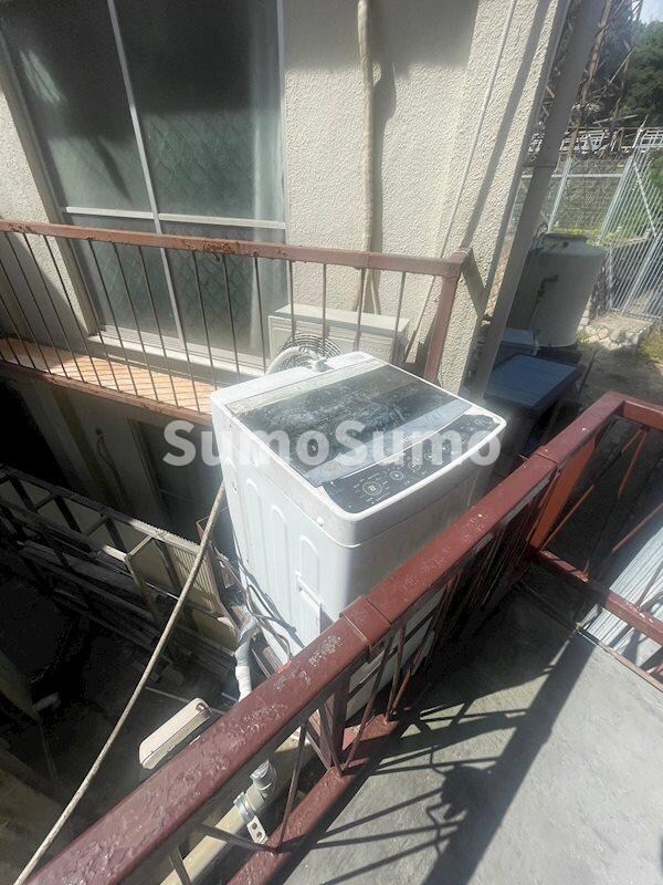 物件内観写真9　(暖かな日差しのふりそそぐバルコニー)