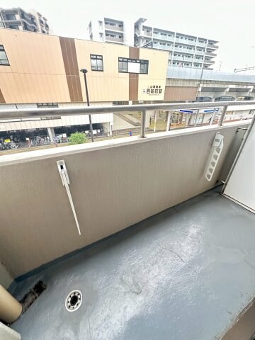 物件内観写真7　(暖かな日差しのふりそそぐバルコニー)