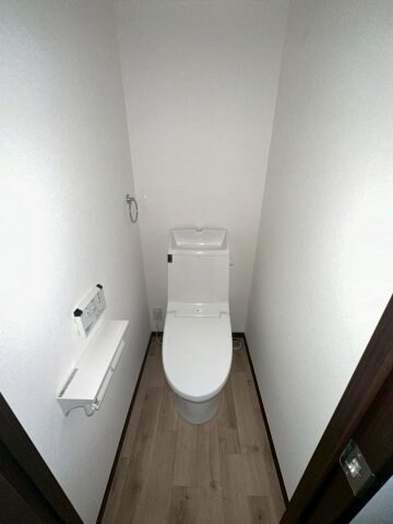 物件内観写真12　(シンプルで使いやすいトイレです)