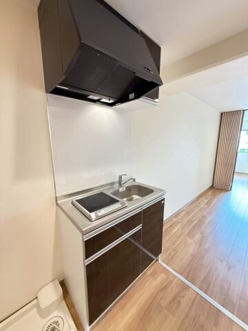 物件内観写真4　(コンパクトなキッチンで掃除もラクラク)