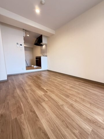 物件内観写真5　(ゆったり過ごせる居間です)