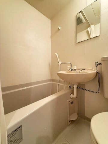 物件内観写真6　(コンパクトで使いやすいお風呂です)