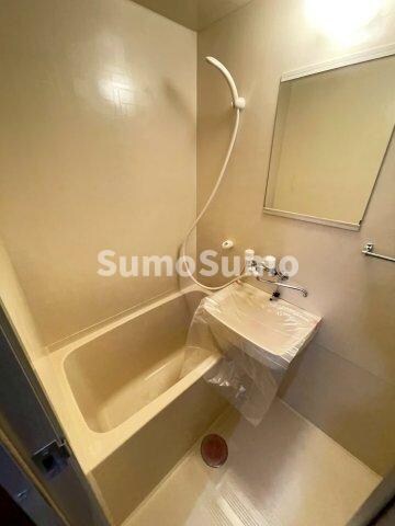 物件内観写真6　(日々の疲れを癒すお風呂付です)