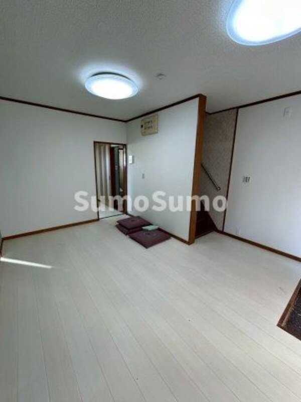 居室(おしゃれなリビングです)