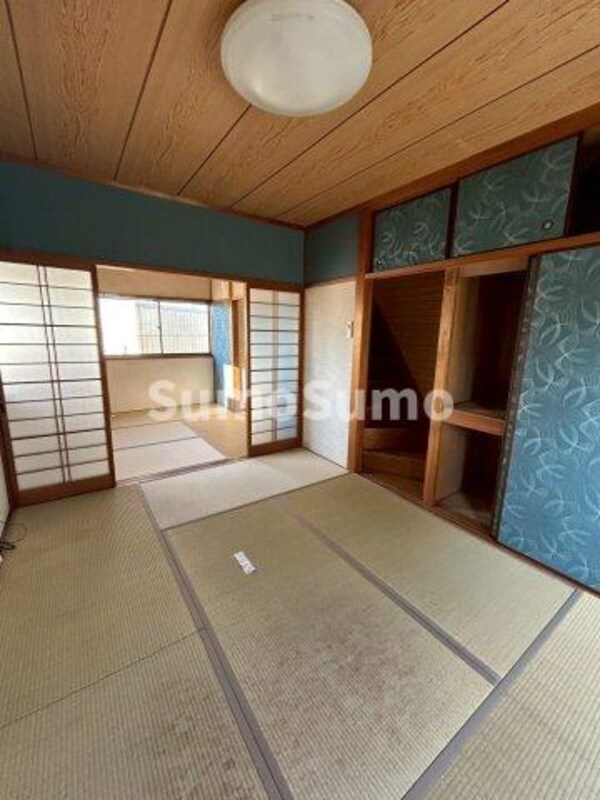 寝室(落ち着いて過ごせるお部屋なので、寝室にいかがでしょうか)