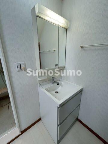 物件内観写真10　(脱衣スペースもあります)