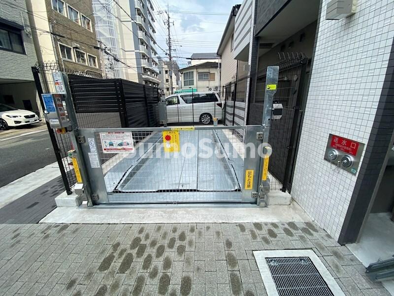 物件外観写真2　(駐車場です)