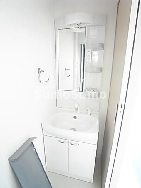 物件内観写真10　(使いやすい独立洗面台です)