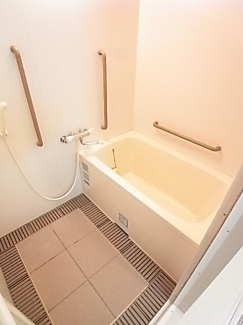 物件内観写真21　(コンパクトで使いやすいお風呂です)