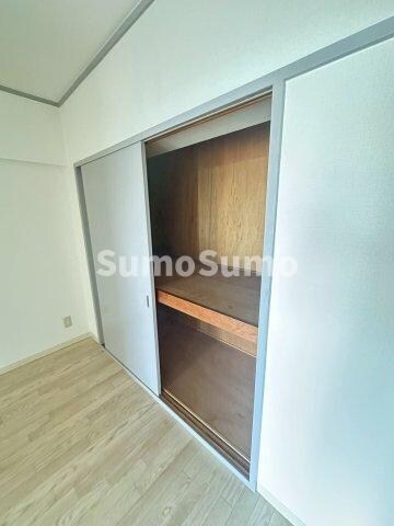 物件内観写真15　(たっぷりとした収納スペースです)