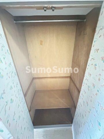 物件内観写真17　(たっぷりとした収納スペースです)