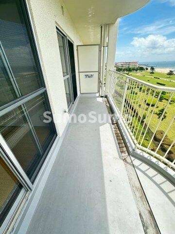 物件内観写真19　(暖かな日差しのふりそそぐバルコニー)