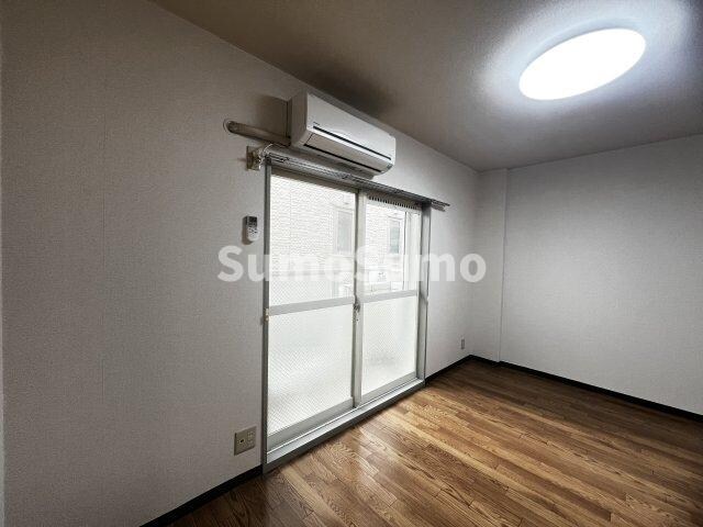 物件内観写真18　(個人の部屋や寝室として使える洋室です)