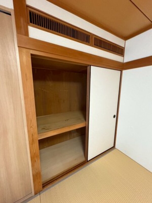 収納(小物を収納するのに便利です)