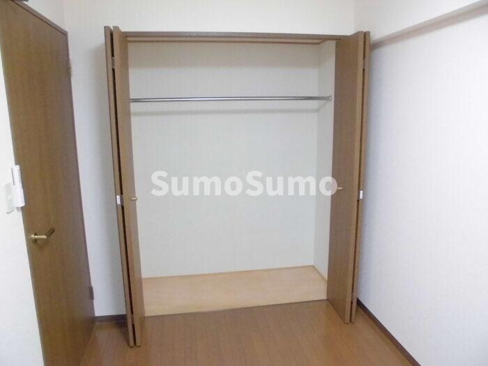 物件内観写真11　(便利な収納スペースです)