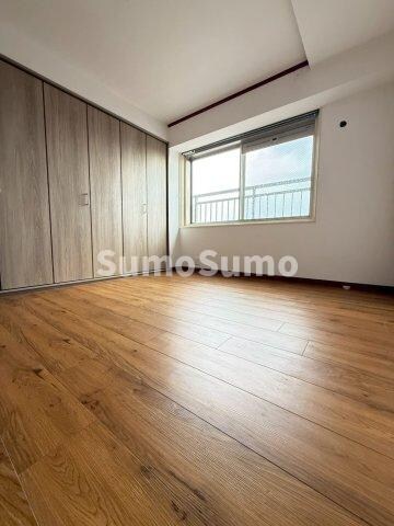 物件内観写真3　(おしゃれな居間です)