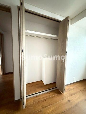 物件内観写真11　(大きなスペースがあり、収納には困りません)