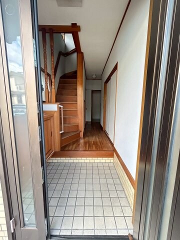 物件内観写真20　(きれいな玄関です)