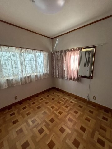 物件内観写真27　(ゆったりとした居間です)