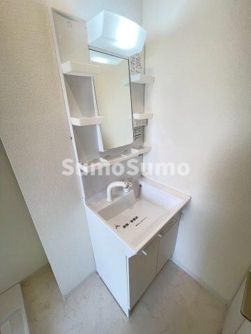 物件内観写真8　(忙しい朝には欠かせない洗面所です)