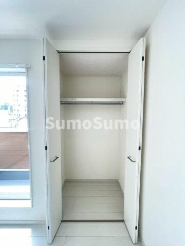 物件内観写真12　(たっぷりとした収納スペースです)